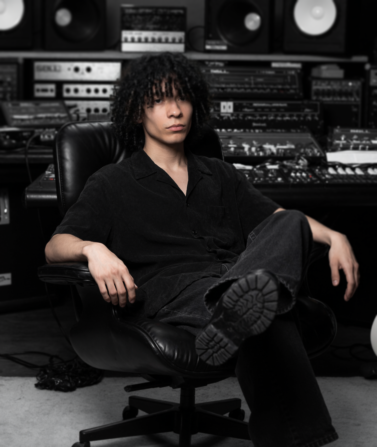 Ruben.R in the studio